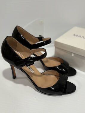 Vintage Manolo Blahnik Black Patent Leather Mary Jane Pumps